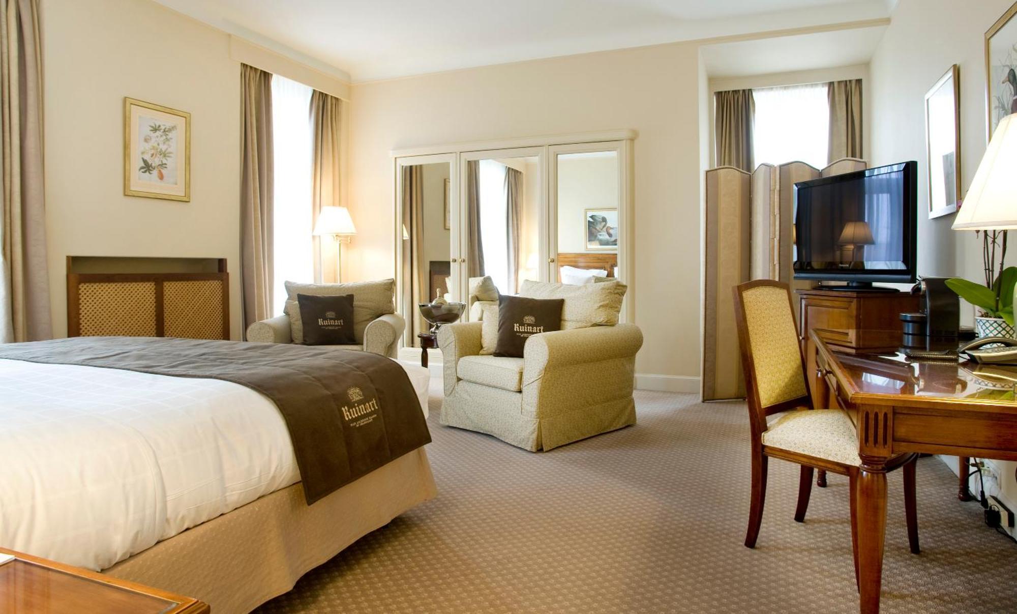 Deluxe Family Suite